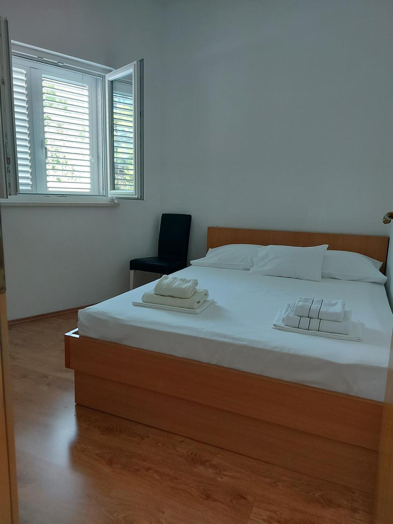 Apartmani Neva Макарска Экстерьер фото