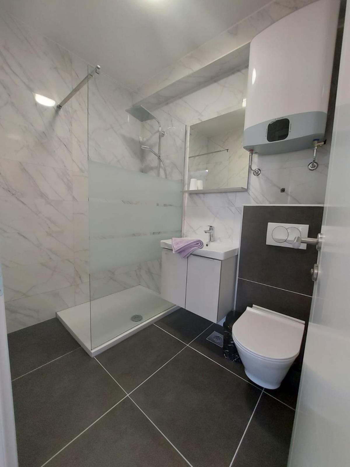 Apartmani Neva Макарска Экстерьер фото